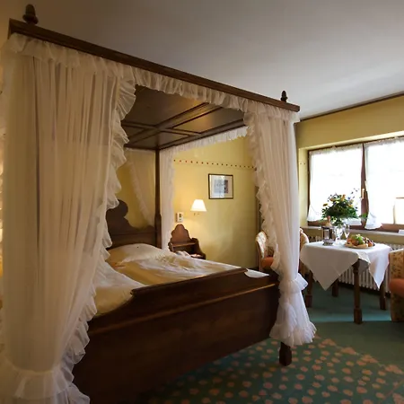 Obere Linde 4* أوبركيرش