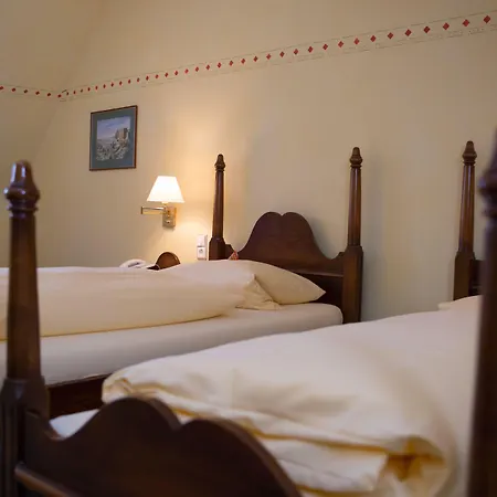 Obere Linde فندق