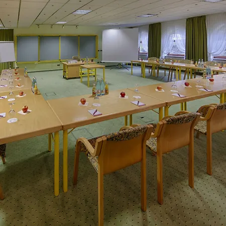 Obere Linde فندق أوبركيرش