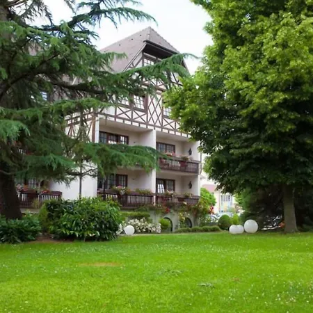 Obere Linde فندق 4*