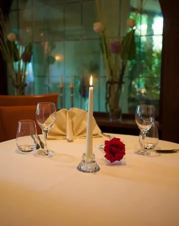 Obere Linde 4* أوبركيرش