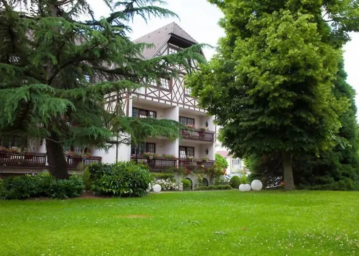 Obere Linde Hotel 4*