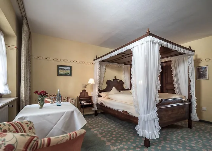 Hotel Obere Linde 4*